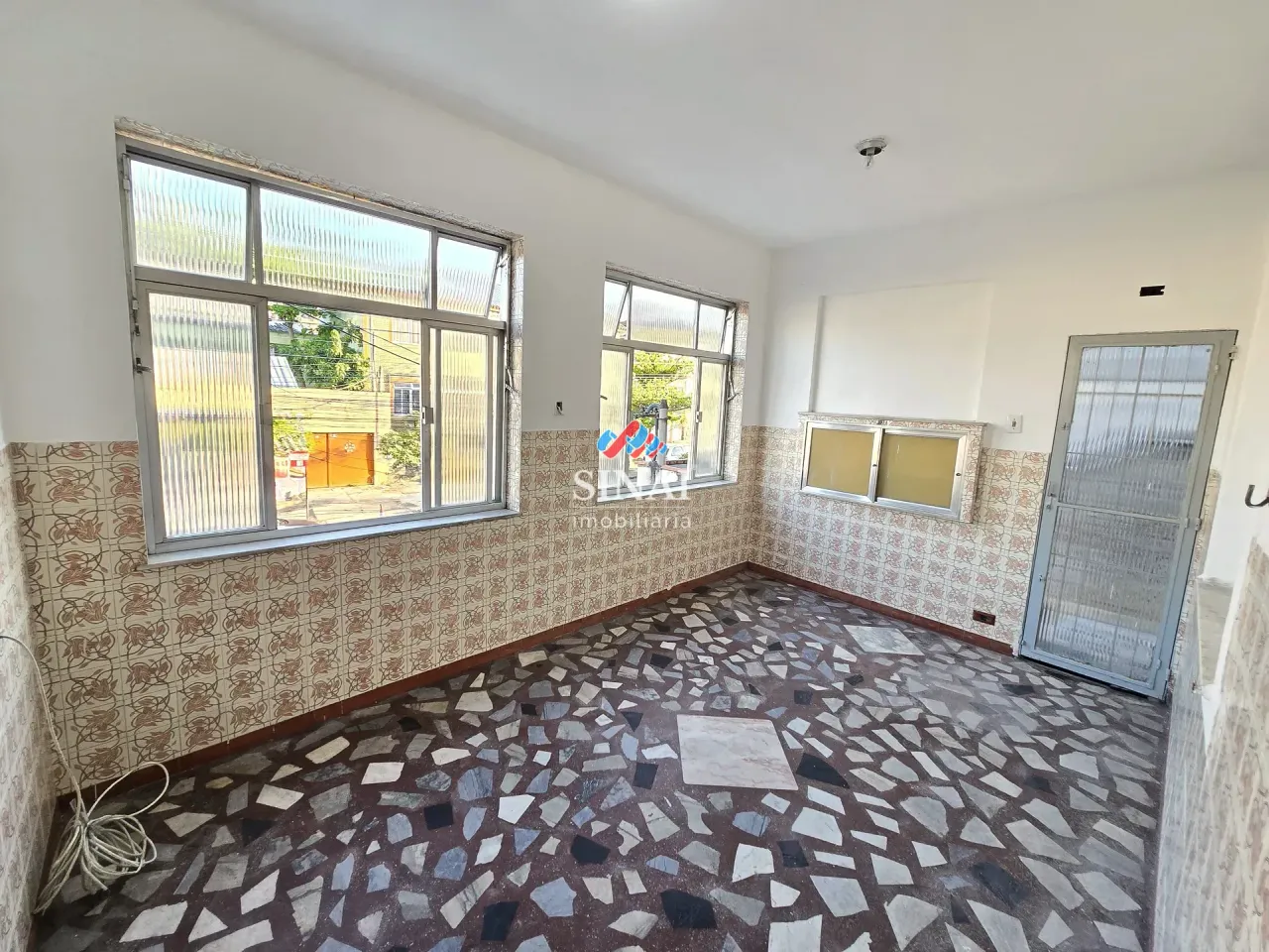 1-bedroom apartment with balcony and fitted kitchen cabinets — photo 5