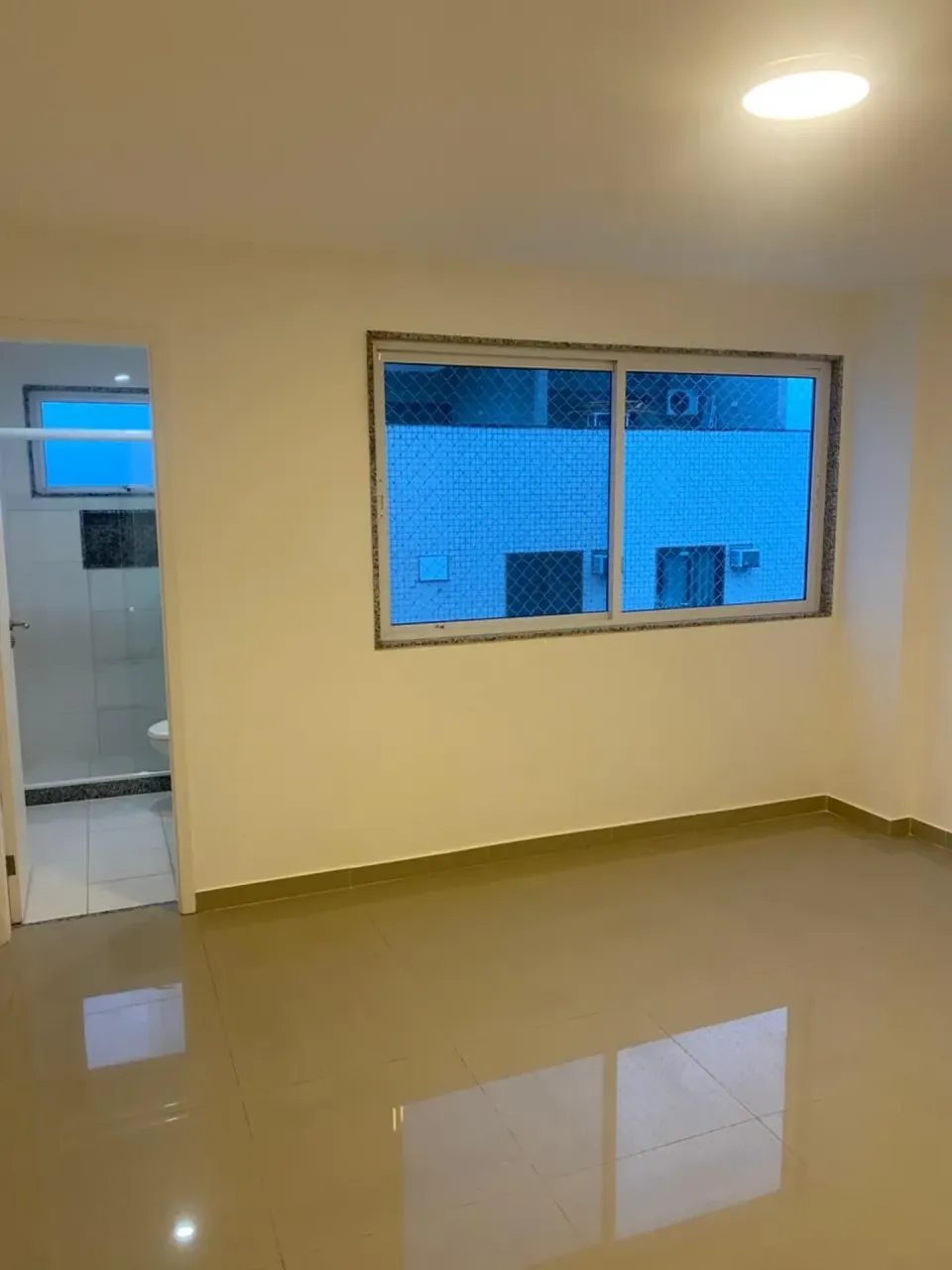 Unfurnished apartment with 3 bedrooms and 4 bathrooms — photo 3