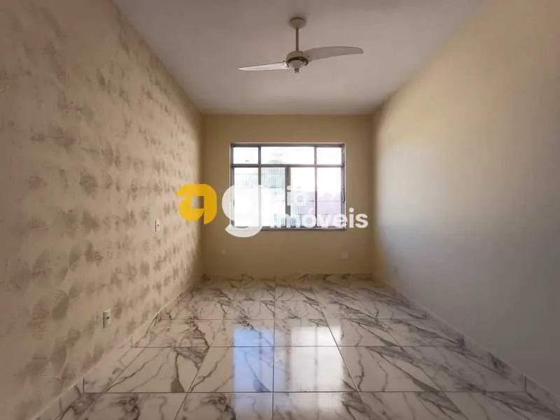 Condominium townhouse with 2 bedrooms and tiled flooring — photo 3