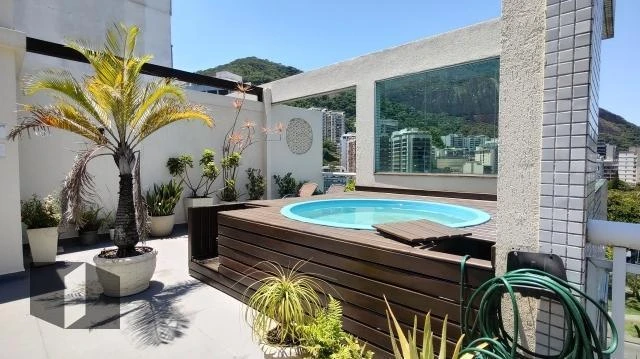 Duplex penthouse with 172 m², 2 bedrooms, 2 bathrooms — photo 10