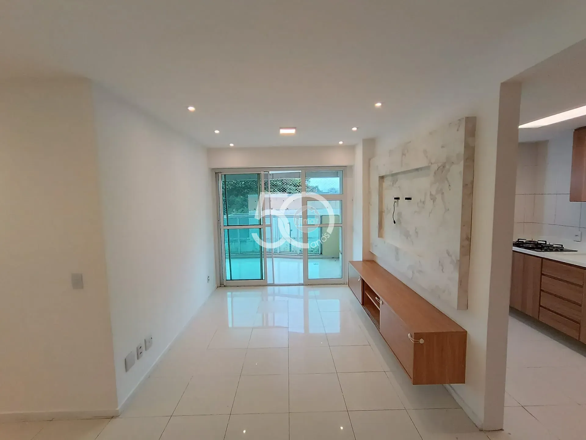 69 m² apartment with 2 bedrooms, balcony and 1 en-suite — photo 3