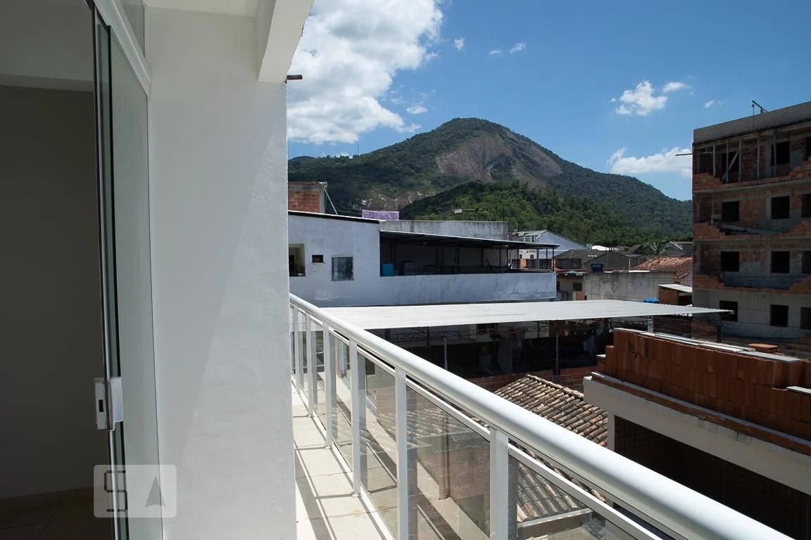Unfurnished apartment with 2 bedrooms and a balcony — photo 3