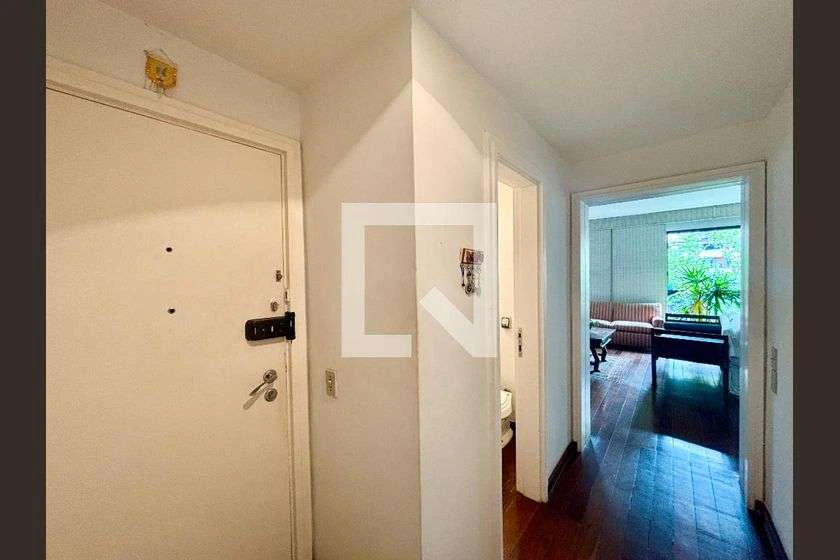 Apartment with 4 bedrooms and an en-suite bathroom — photo 20