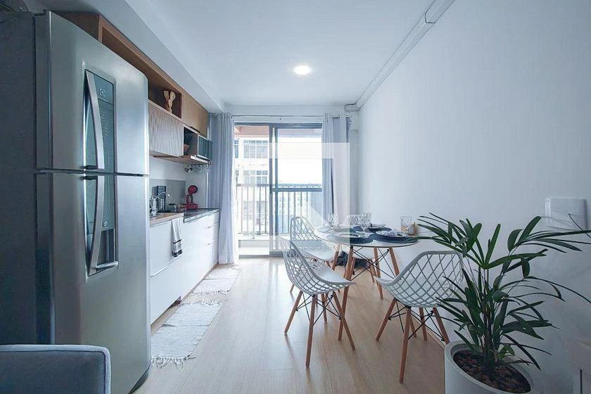 Apartamento amueblado de 1 dormitorio con 35 m² y balcón cerrado — photo 24