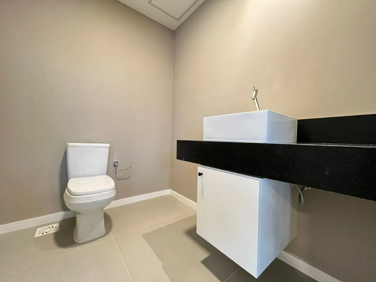 Apartamento de 1 dormitorio con cocina abierta y 58 m² — photo 21