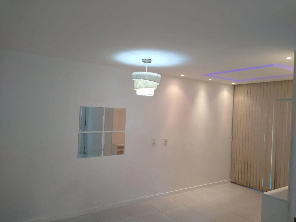 2-bedroom apartment in a building with a gym — photo 11