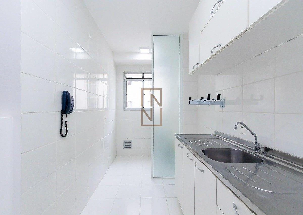 2-bedroom apartment in a building with a gym — photo 2
