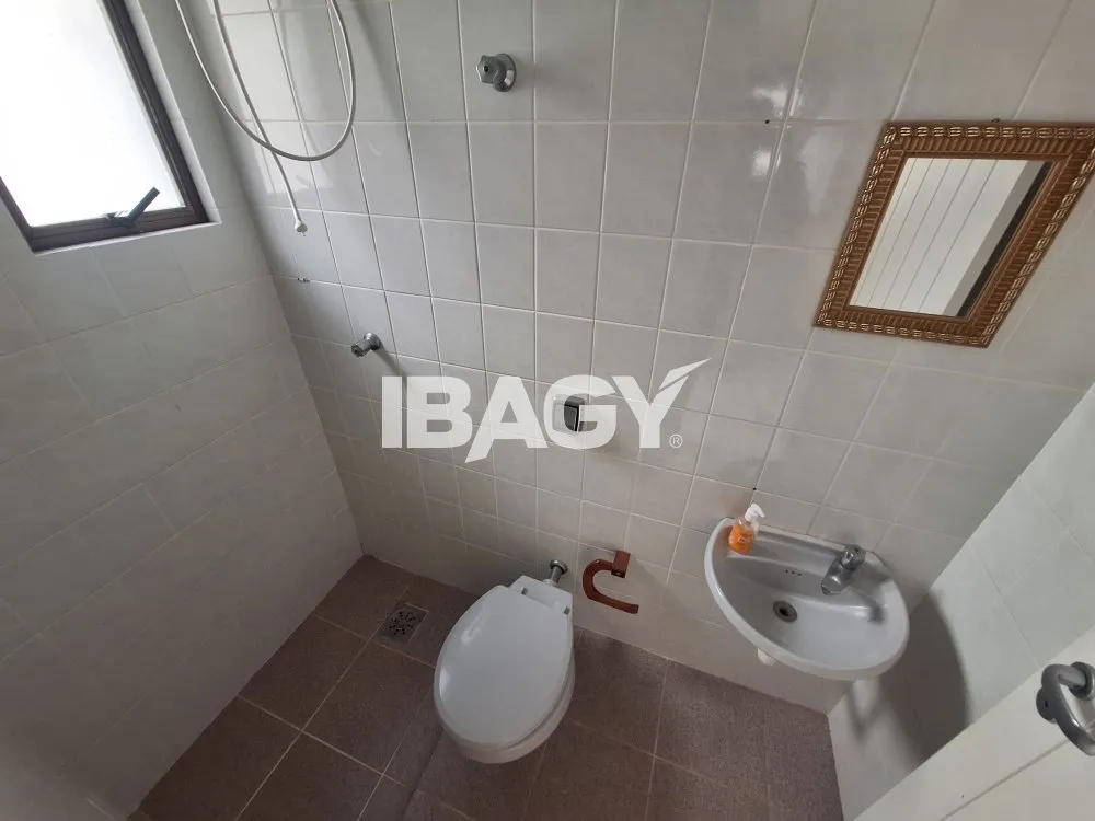 170 m² unfurnished apartment with 3 bedrooms and suite — photo 3