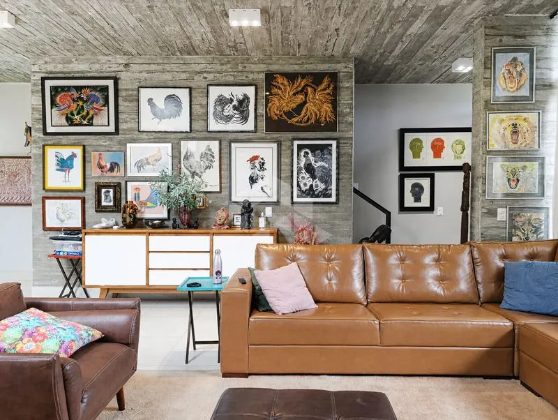 2-bedroom house with a glass-enclosed balcony — photo 5