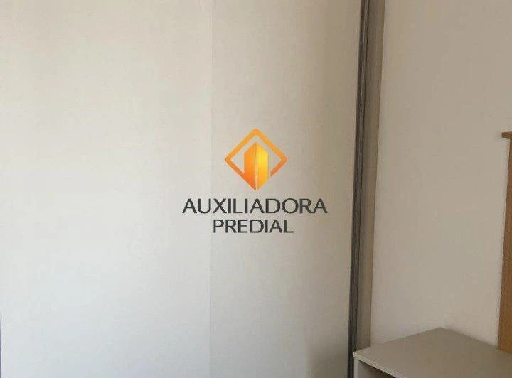 Apartamento de 2 quartos com varanda e cozinha compacta — photo 8