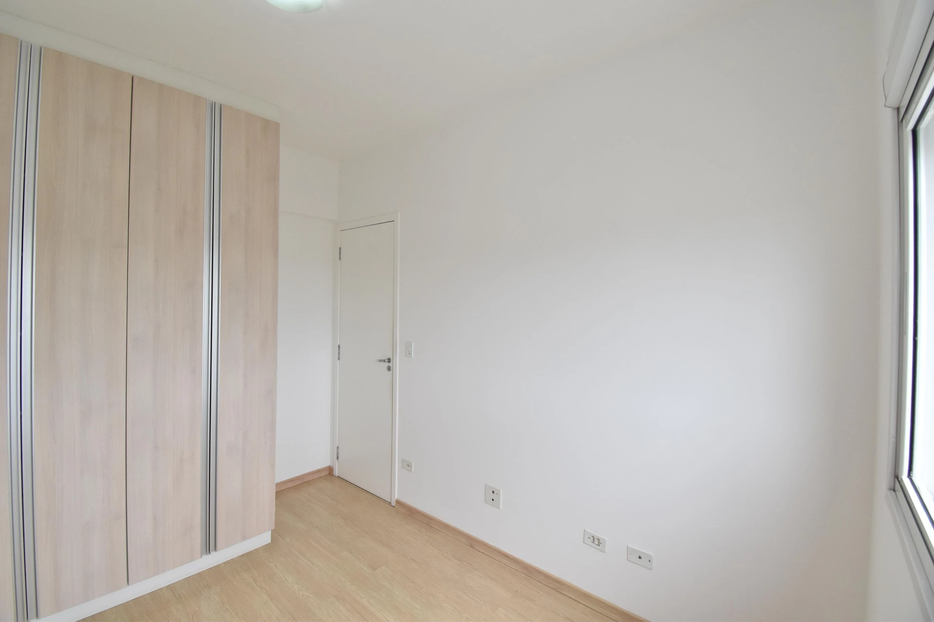 2-bedroom apartment with a grill on the balcony — photo 19