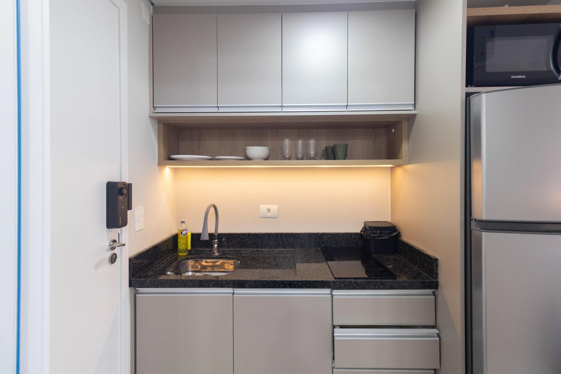 Студия 20 м² с рабочим местом и стиральной машиной — photo 14