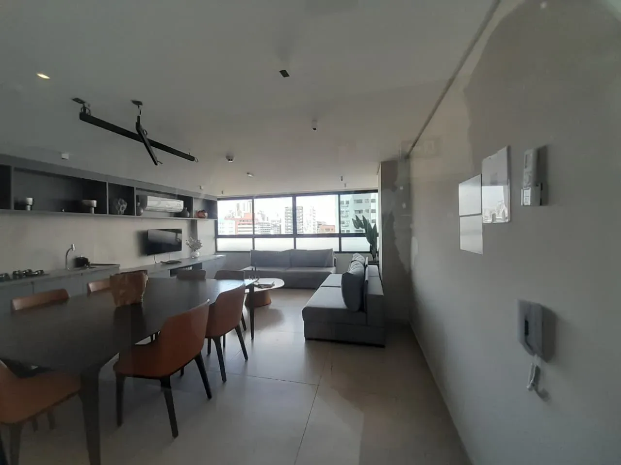 Мебльована квартира 48 м² з 2 спальнями та 2 ванними