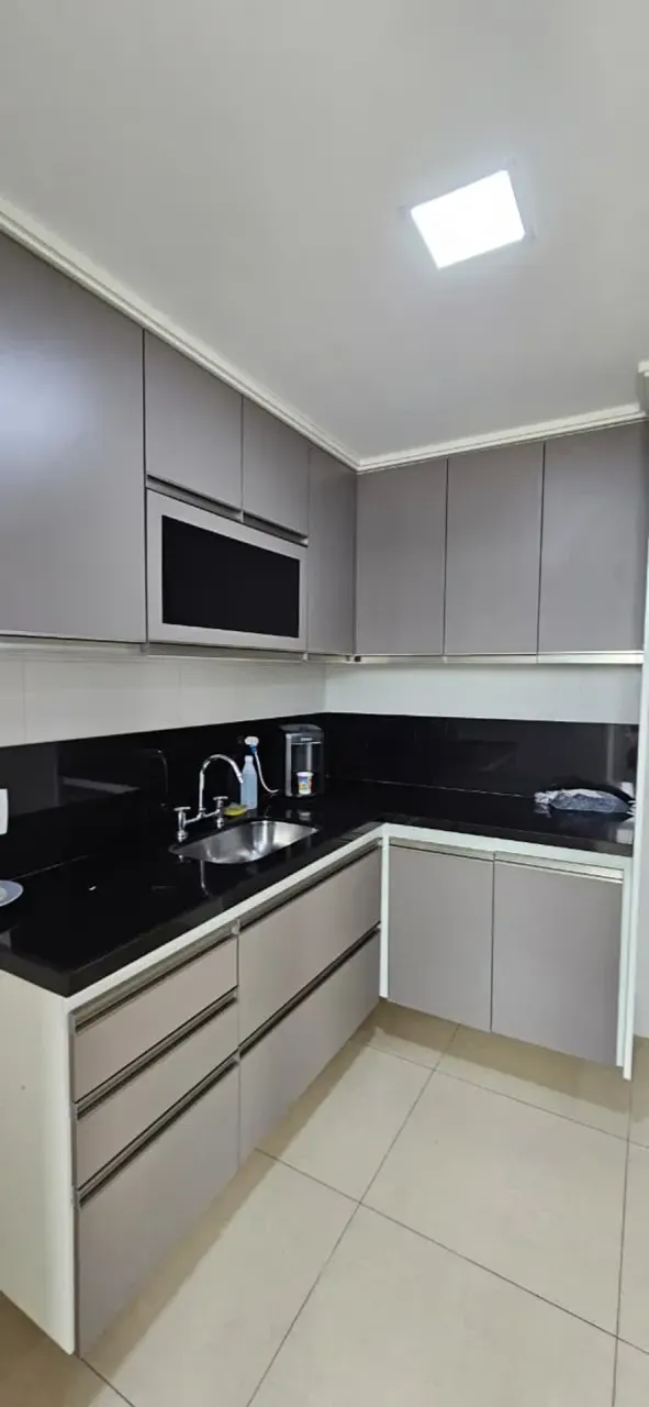 Apartamento con 4 dormitorios y balcón bien cuidado — photo 2