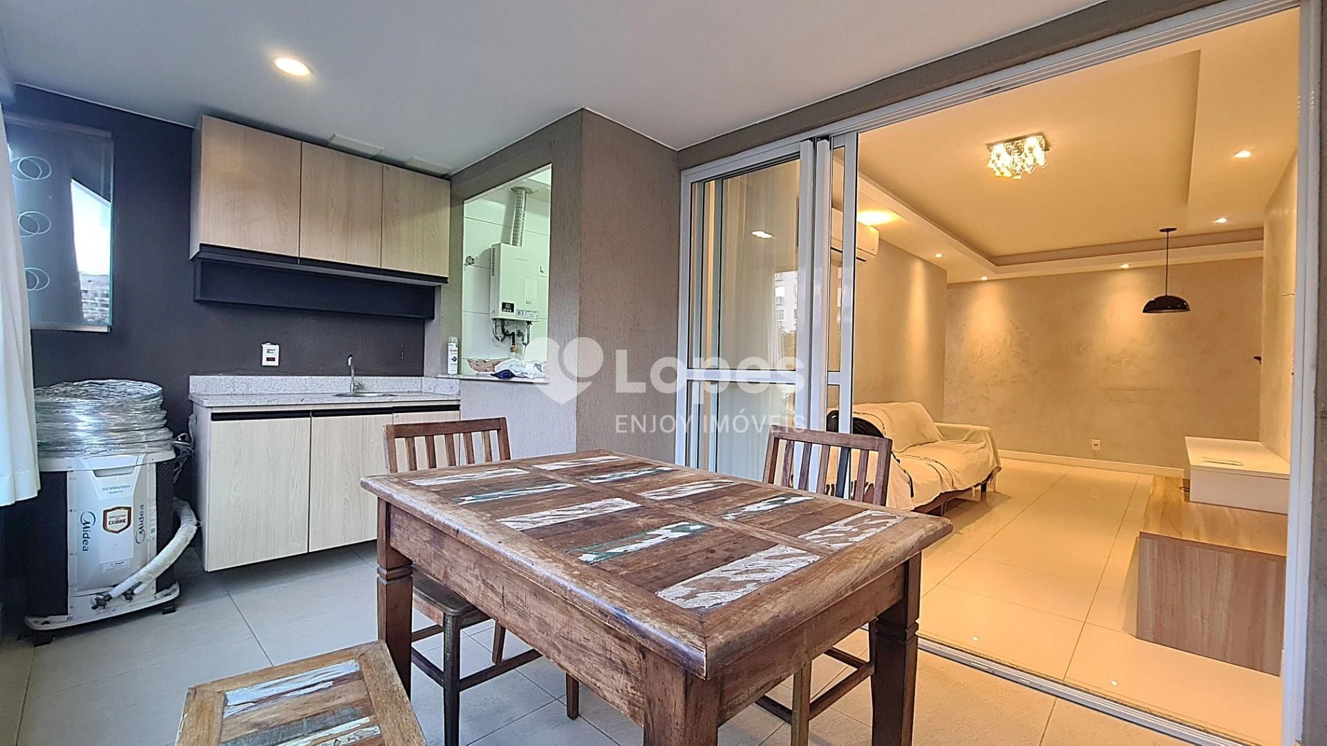 Furnished 2-bedroom apartment with a desk and 71 m² — photo 8