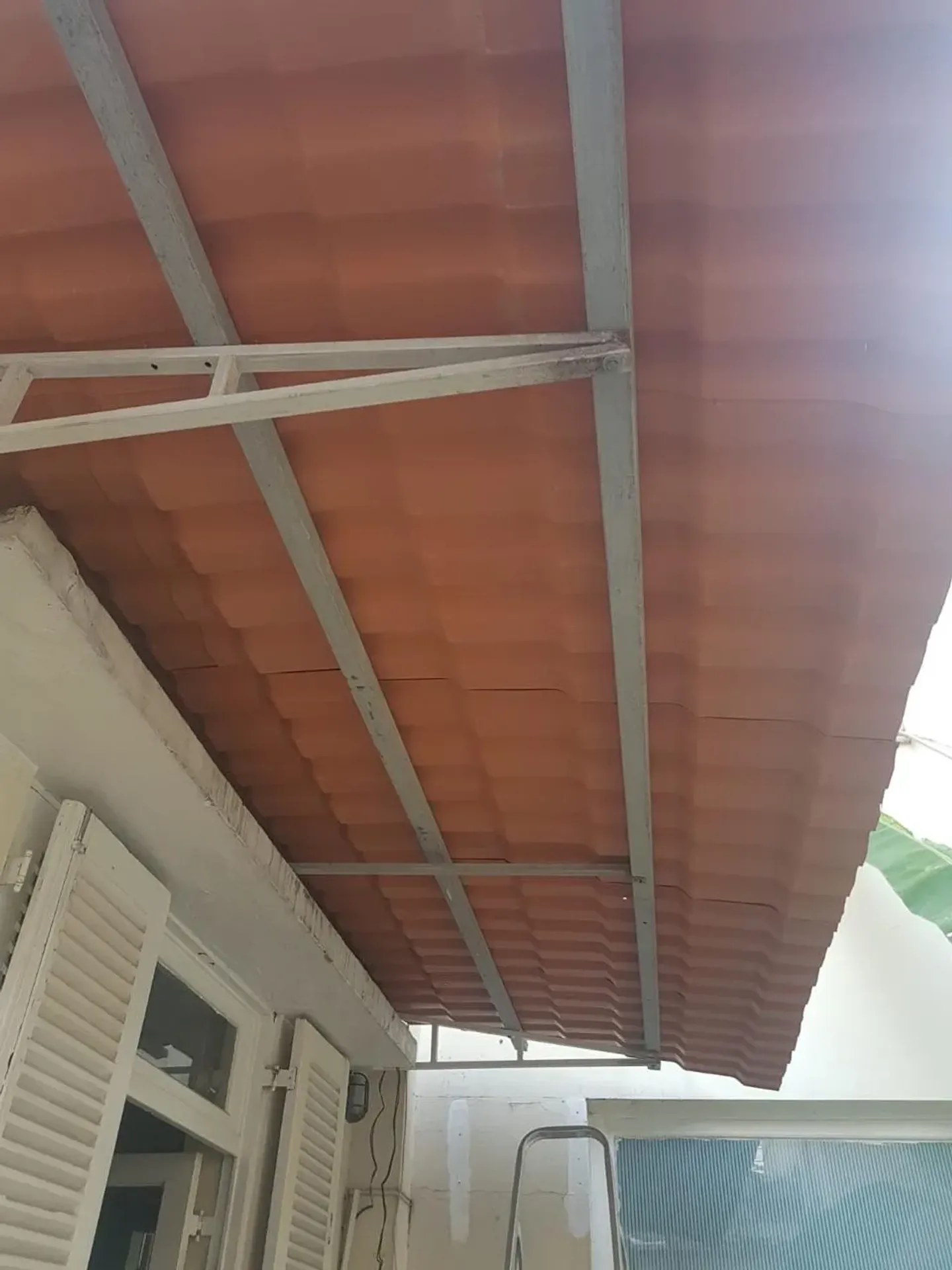 Apartamento mobiliado de 55 m² com 3 quartos e mesa — photo 29