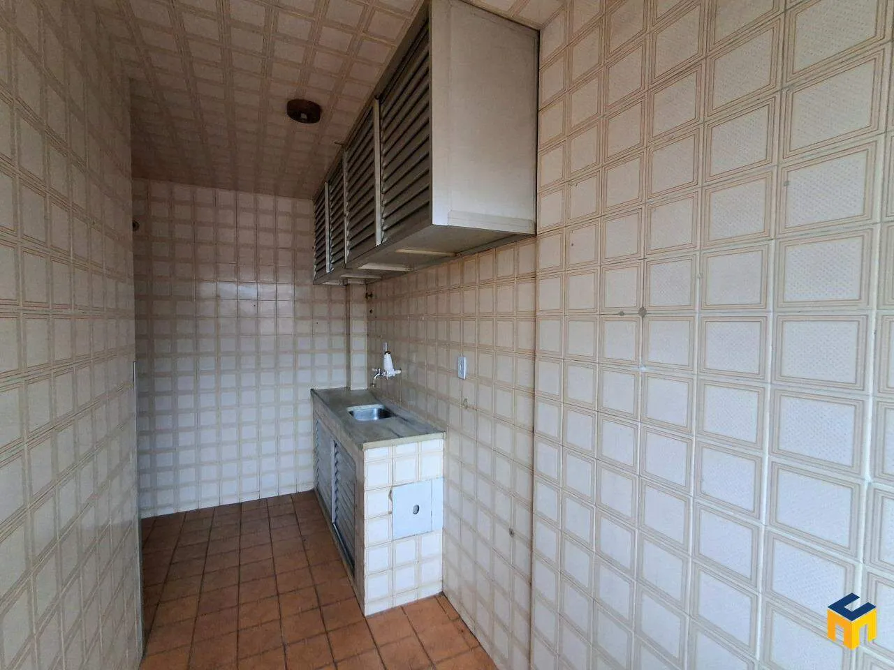 Apartment with 2 bedrooms, balcony and 1 parking spot — photo 14