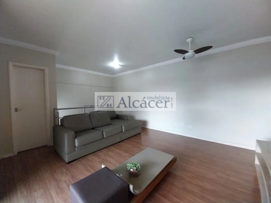 3-bedroom apartment in a building with a gym — photo 11