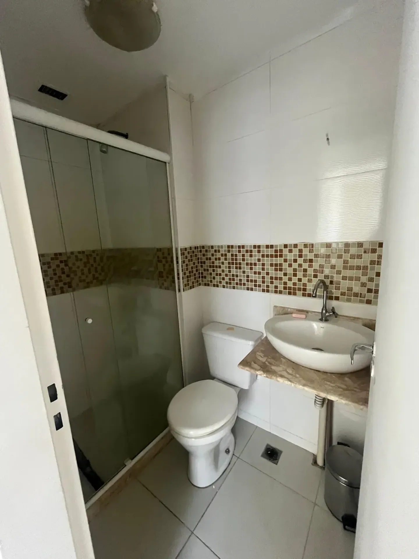 2-bedroom apartment in a building with a gym — photo 19