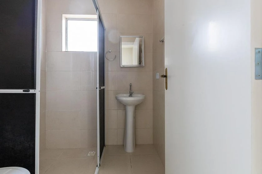 1-bedroom apartment with balcony and glass shower — photo 12