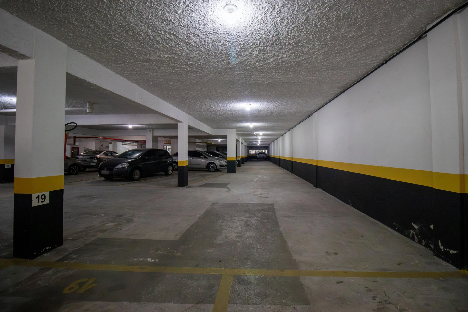 4-bedroom apartment with a balcony and 1 suite — photo 47