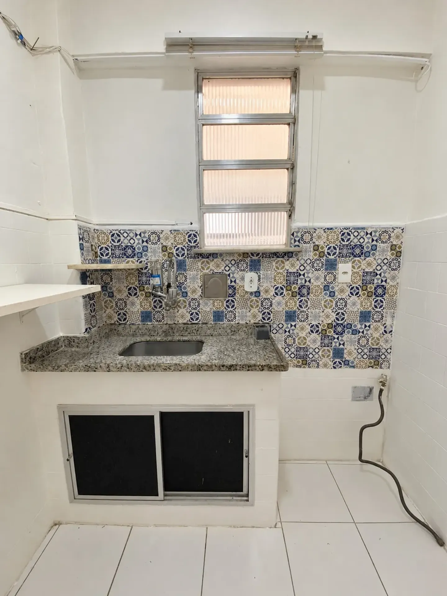 Wood or laminate floors in a one-bedroom apartment, 40 m²