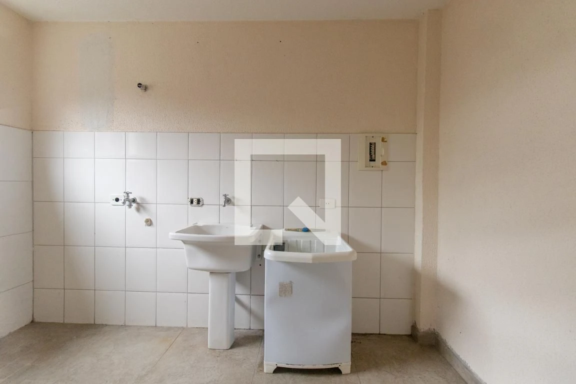 3-bedroom house with a private pool in Curitiba — photo 29