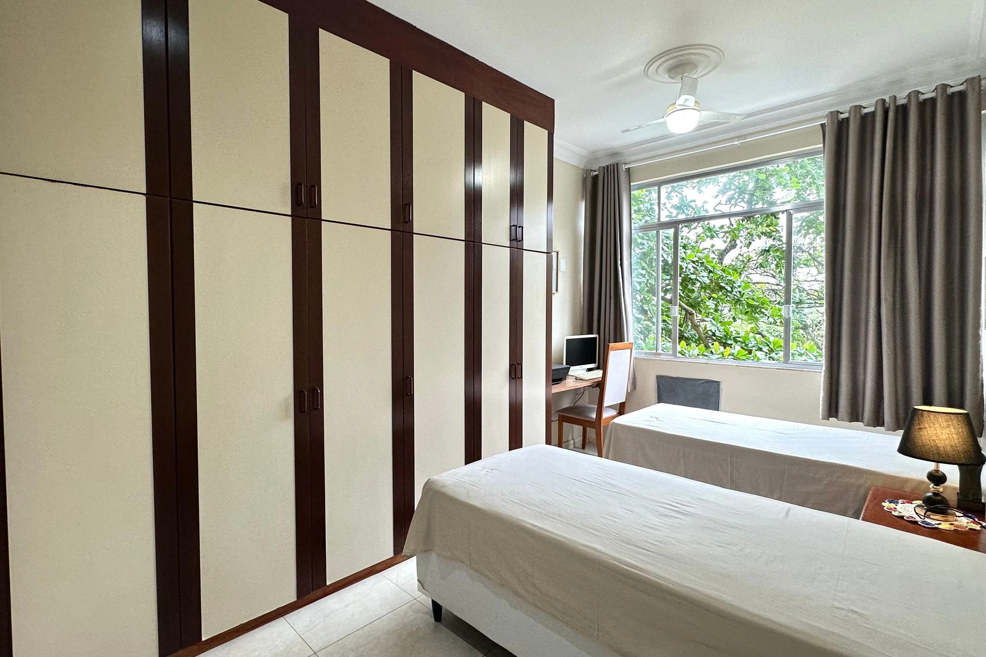 93 m² apartment with a washing machine and a water view — photo 3