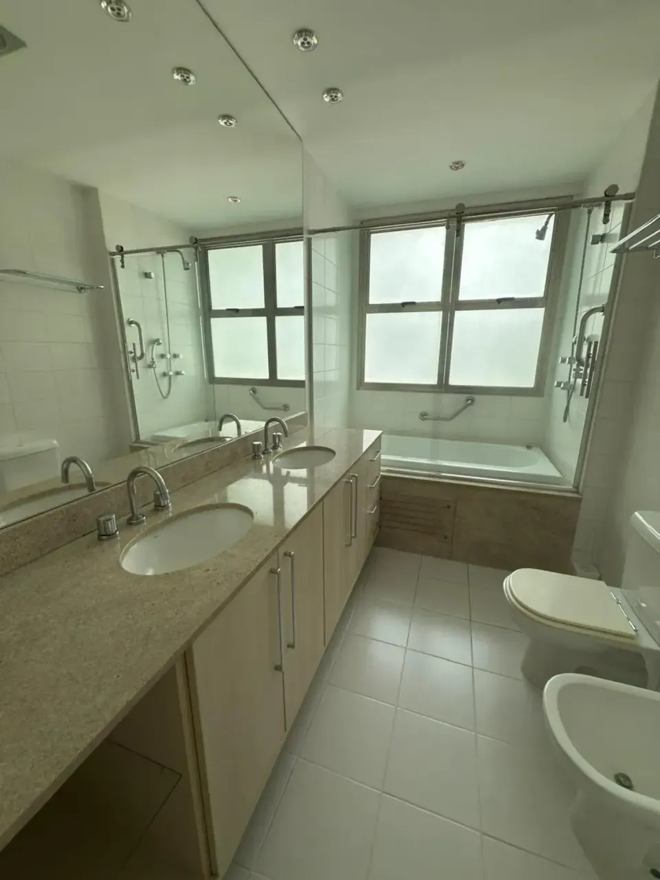 Apartamento mobiliado 4 quartos com varanda fechada — photo 10