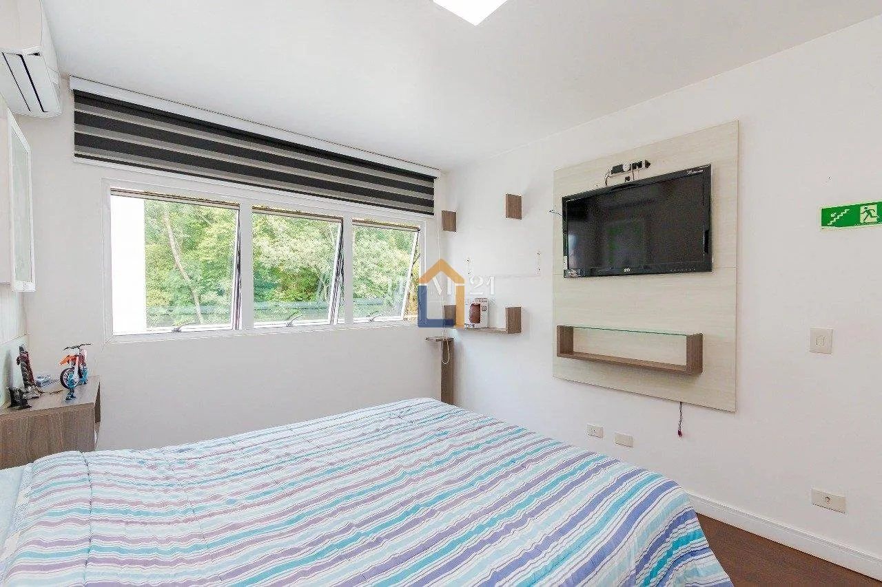 Furnished 470 m² house with 4 bedrooms and private garden — photo 115