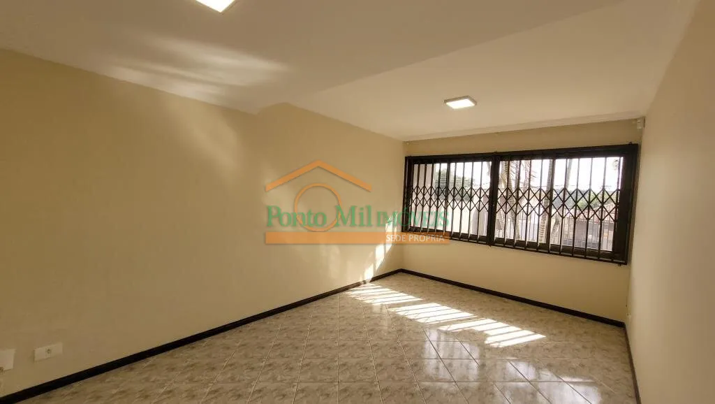 3-bedroom house with suite and separate closed kitchen — photo 32