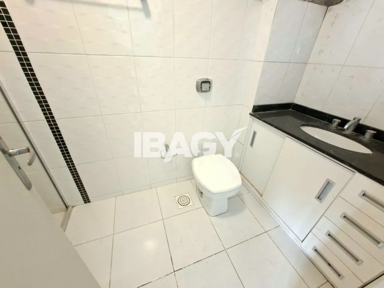 Departamento de 3 dormitorios con piso de madera o laminado — photo 7