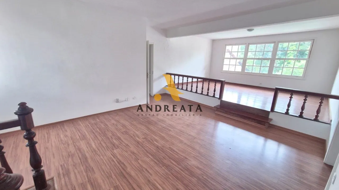Unfurnished house with 5 bedrooms and 647 m² balcony — photo 26