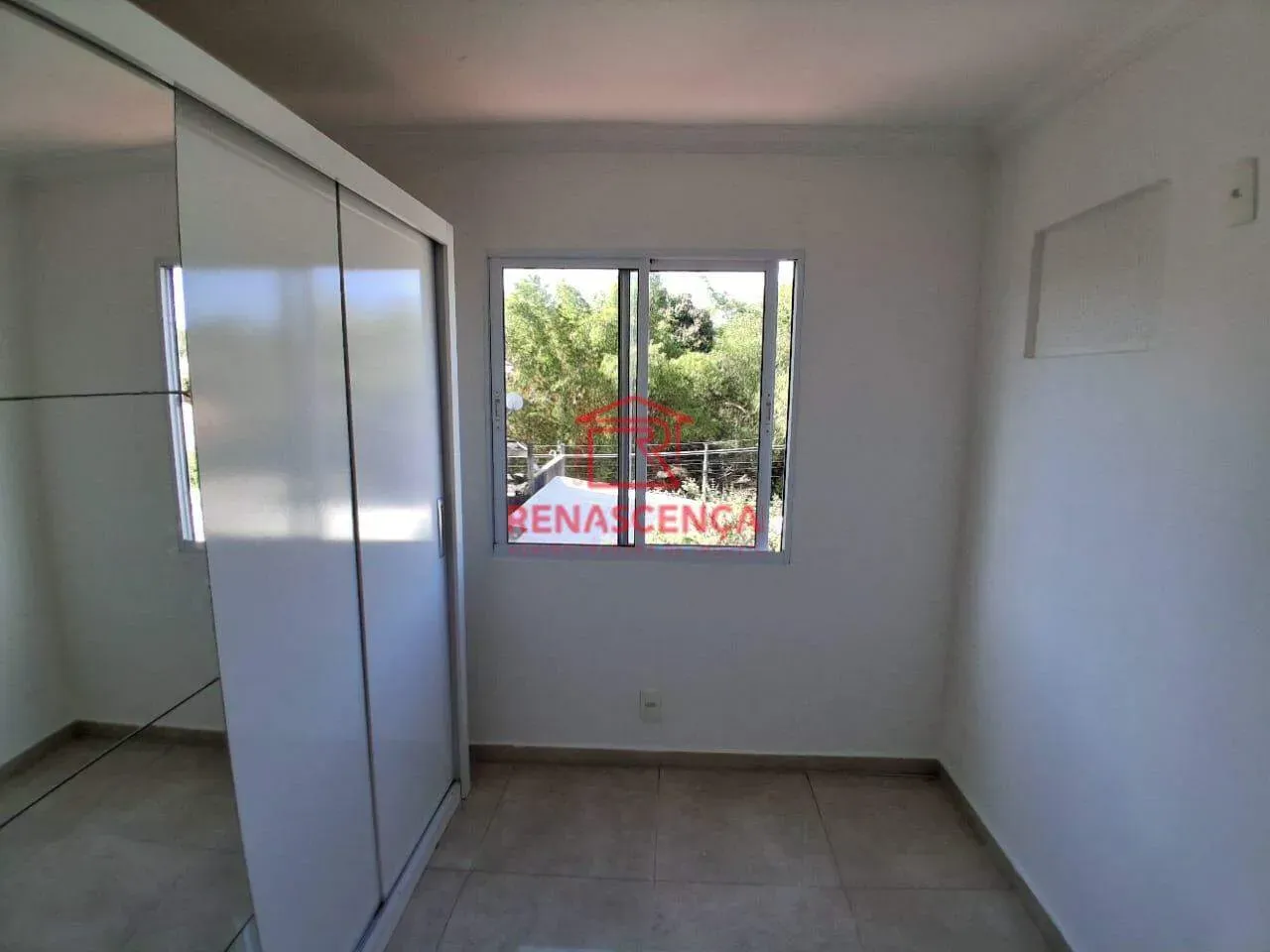 Apartamento térreo interno com cozinha fechada a gás — photo 22