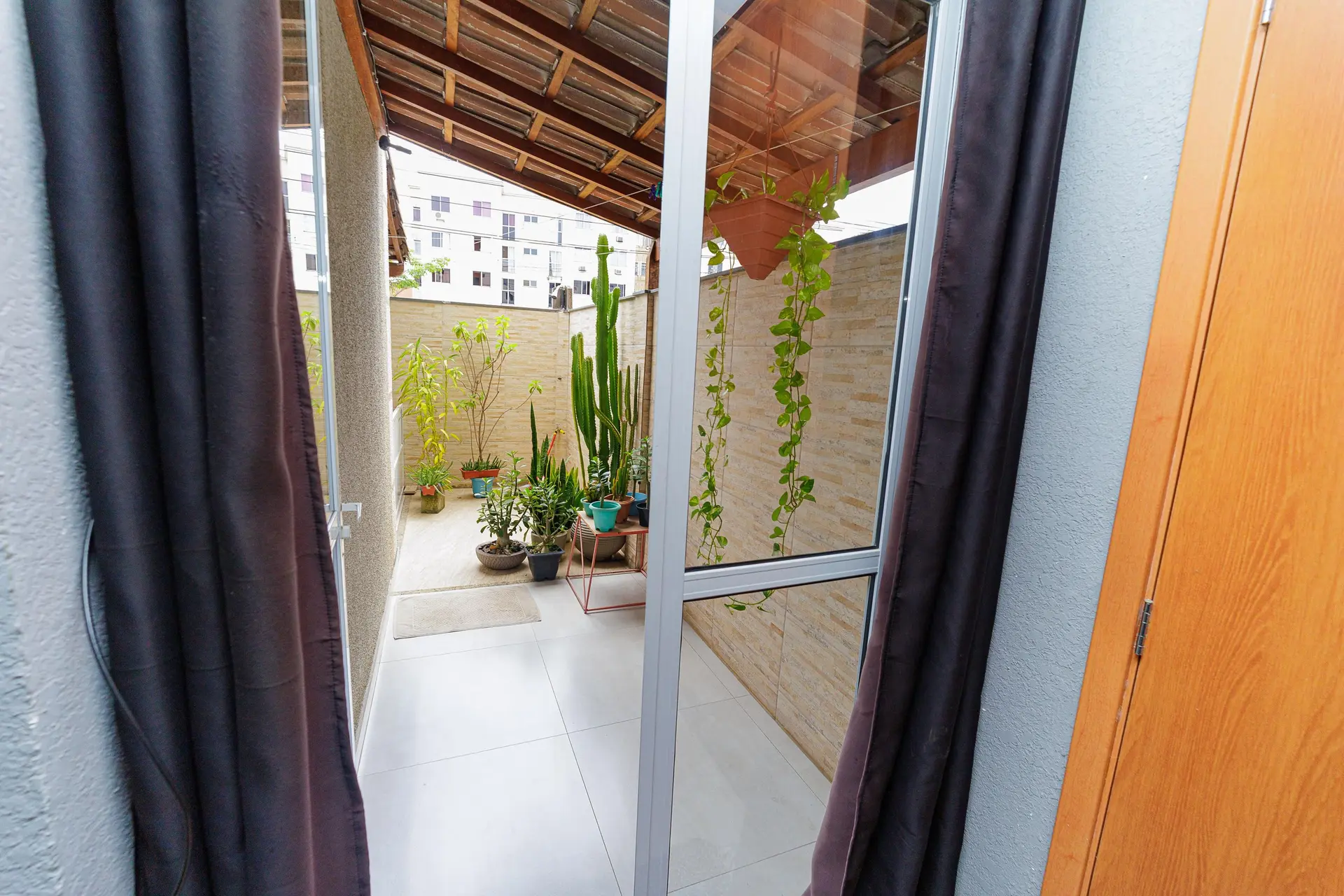 2-bedroom apartment in a building with a pool — photo 31