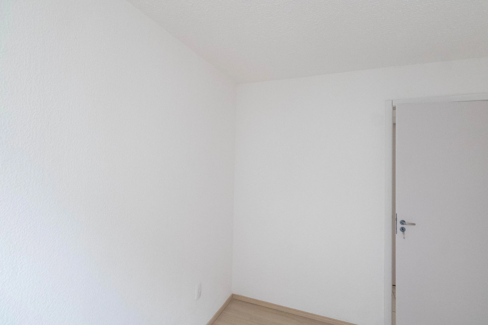 2-bedroom apartment in a building with a gym — photo 22