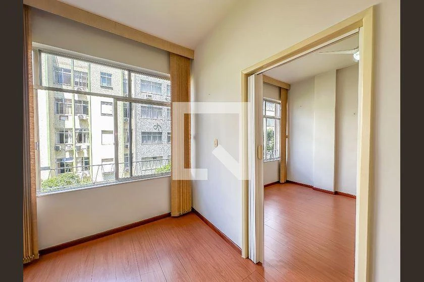 3-bedroom apartment with a bathtub — photo 32
