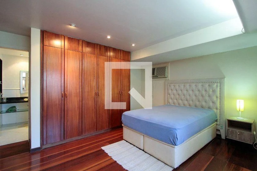 Меблированный дом с 4 спальнями и 3 сьютами, 450 м² — photo 38