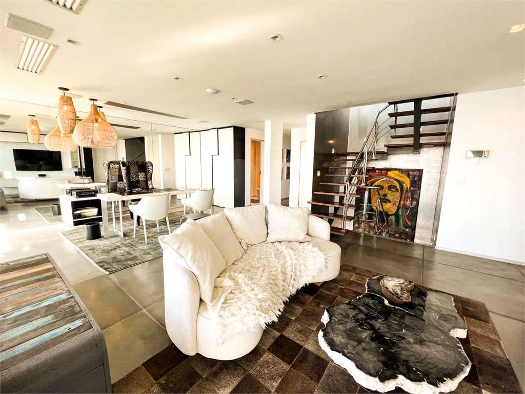 Furnished house with 5 en-suite rooms and 918 m² — photo 13