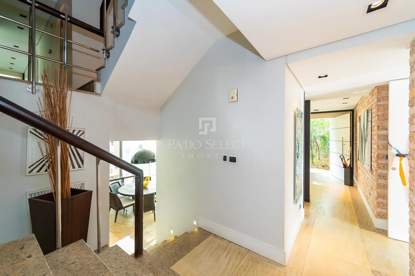 Floor-to-ceiling windows in a 6-bedroom house, 763 m² — photo 12