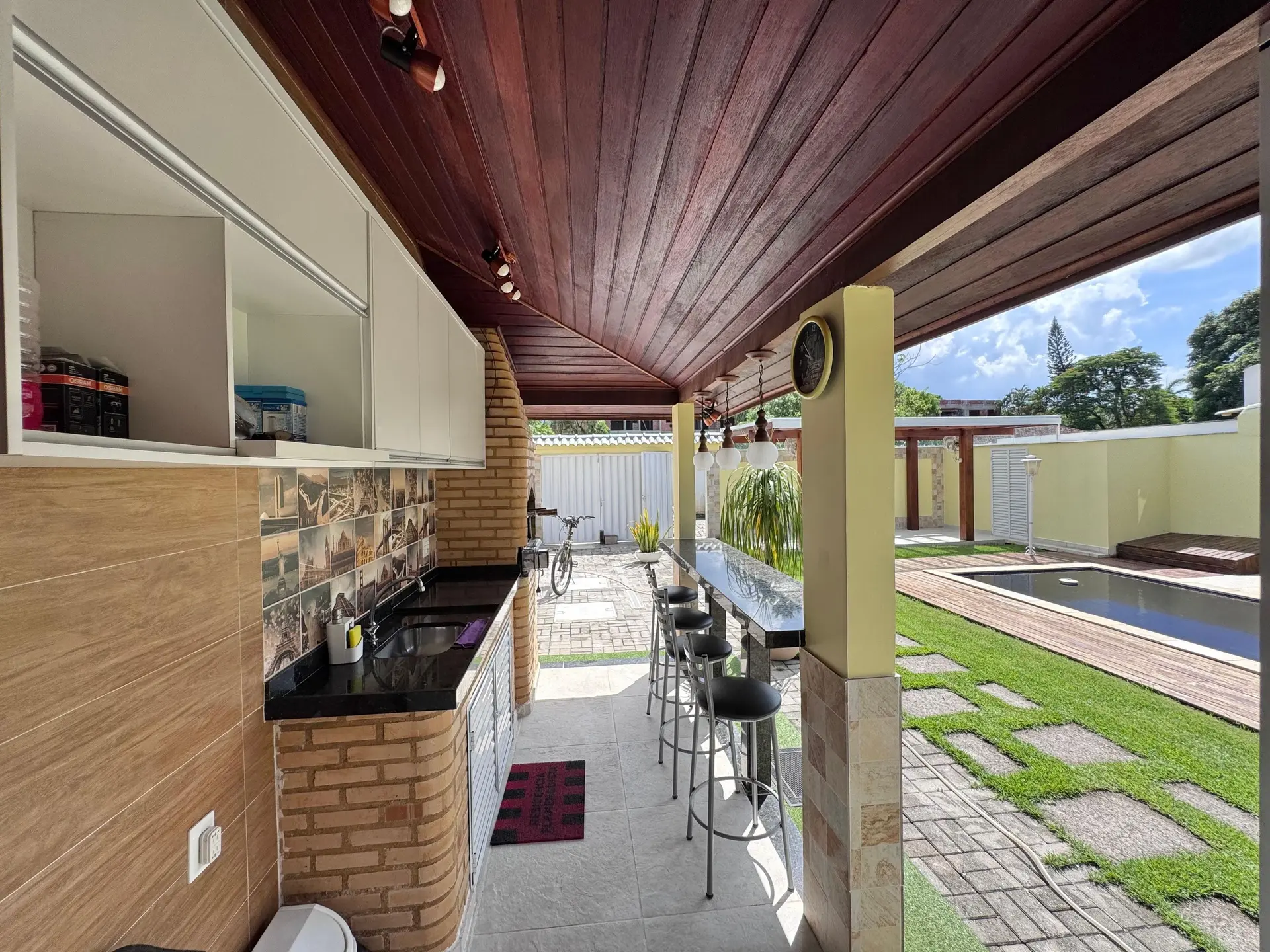 Apartamento amueblado de 4 dormitorios con jardín privado — photo 35