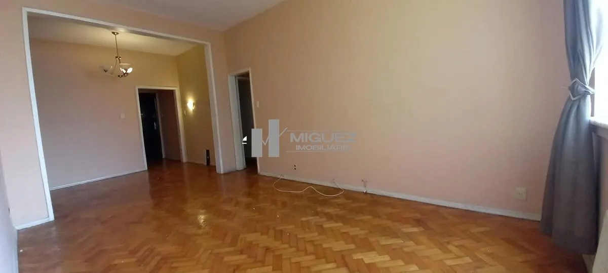 Apartamento no 1º andar com piso de madeira ou laminado — photo 13