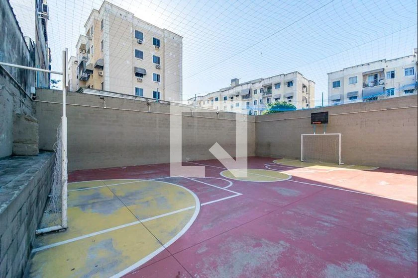 2-bedroom apartment in a building with a pool — photo 8