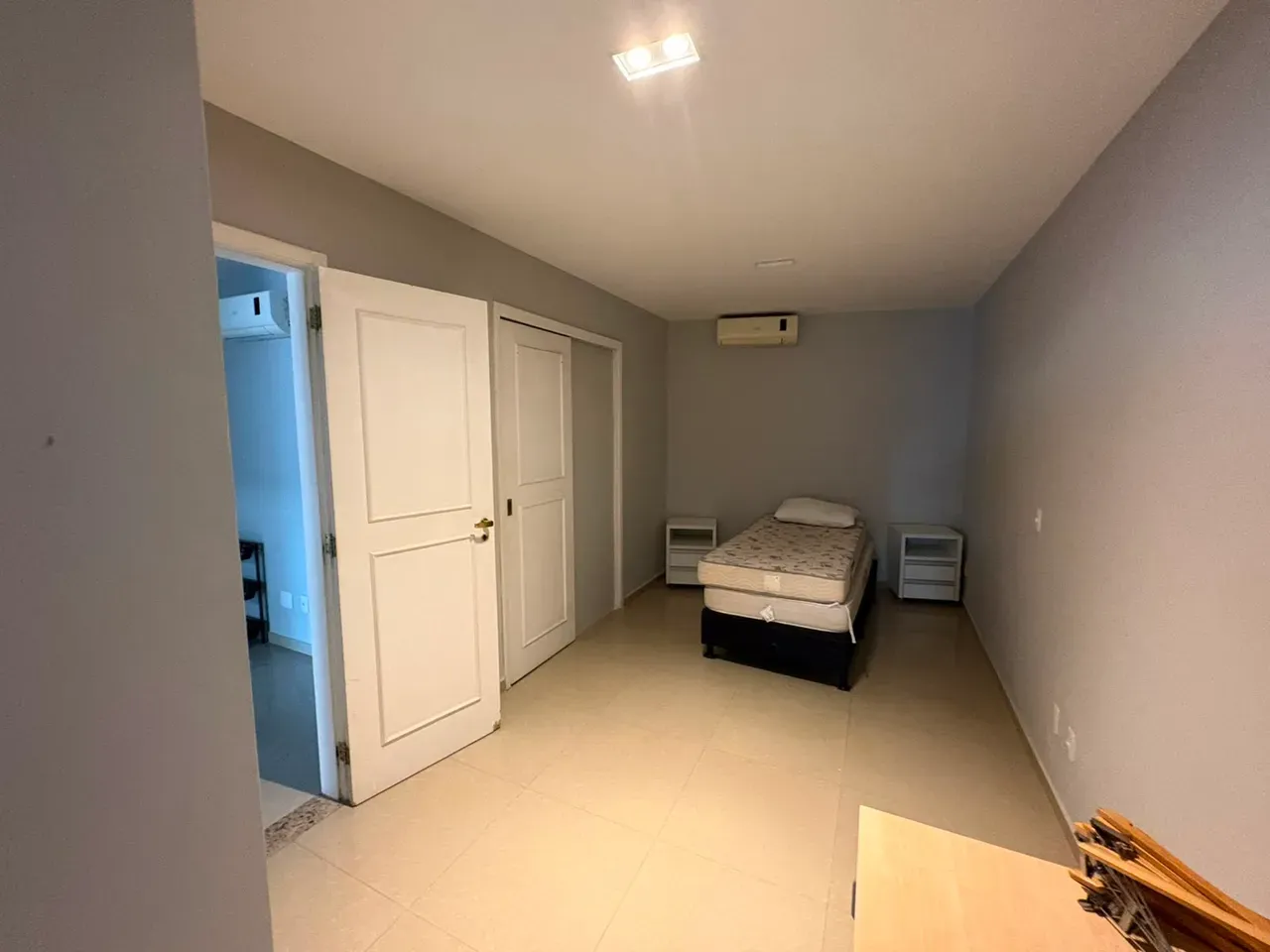 Furnished 266 m² house with 6 bedrooms and balcony grill — photo 2