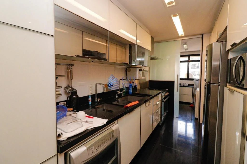Dishwasher in a 4-bedroom apartment, 280 m² — photo 19