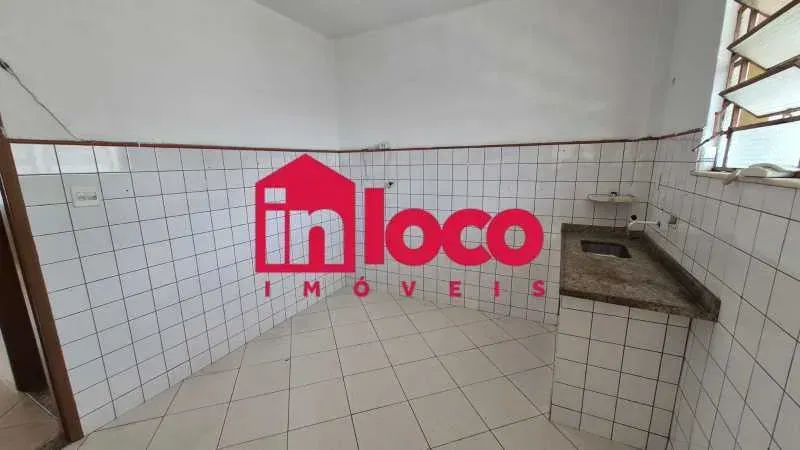 1-bedroom apartment with a balcony and separate kitchen — photo 3