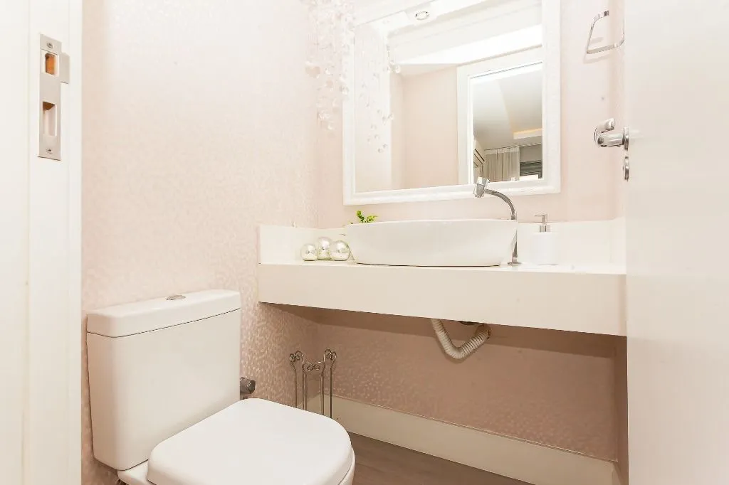 Rental apartment with 3 en-suite bedrooms and 4 baths — photo 23