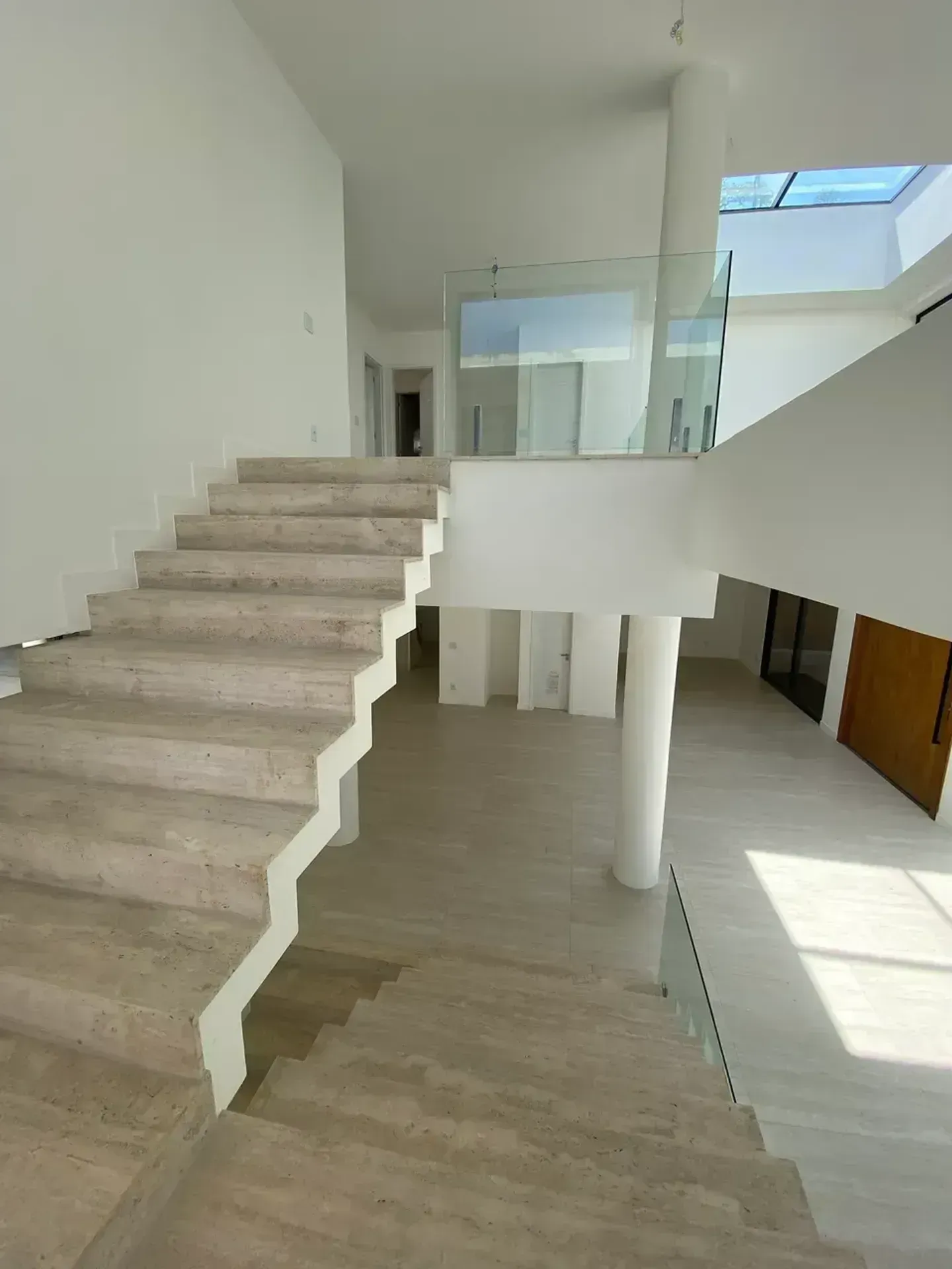 Unfurnished house with 5 bedrooms and 5 bathrooms — photo 6