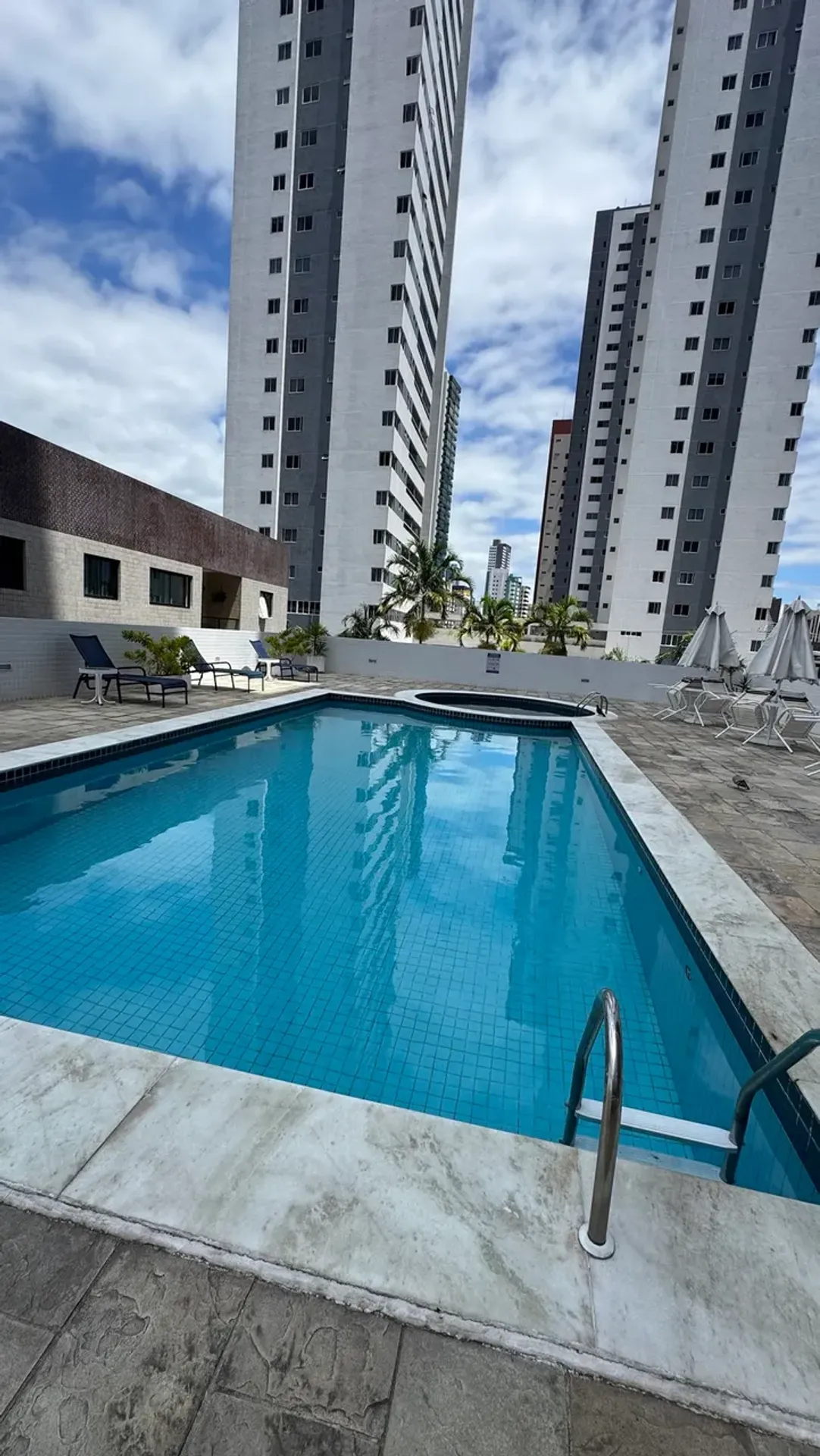 Apartment on the 18th floor with a washing machine — photo 24
