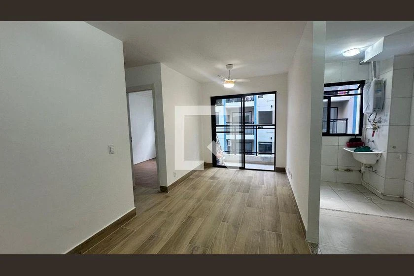 2-bedroom apartment in a building with a gym — photo 6
